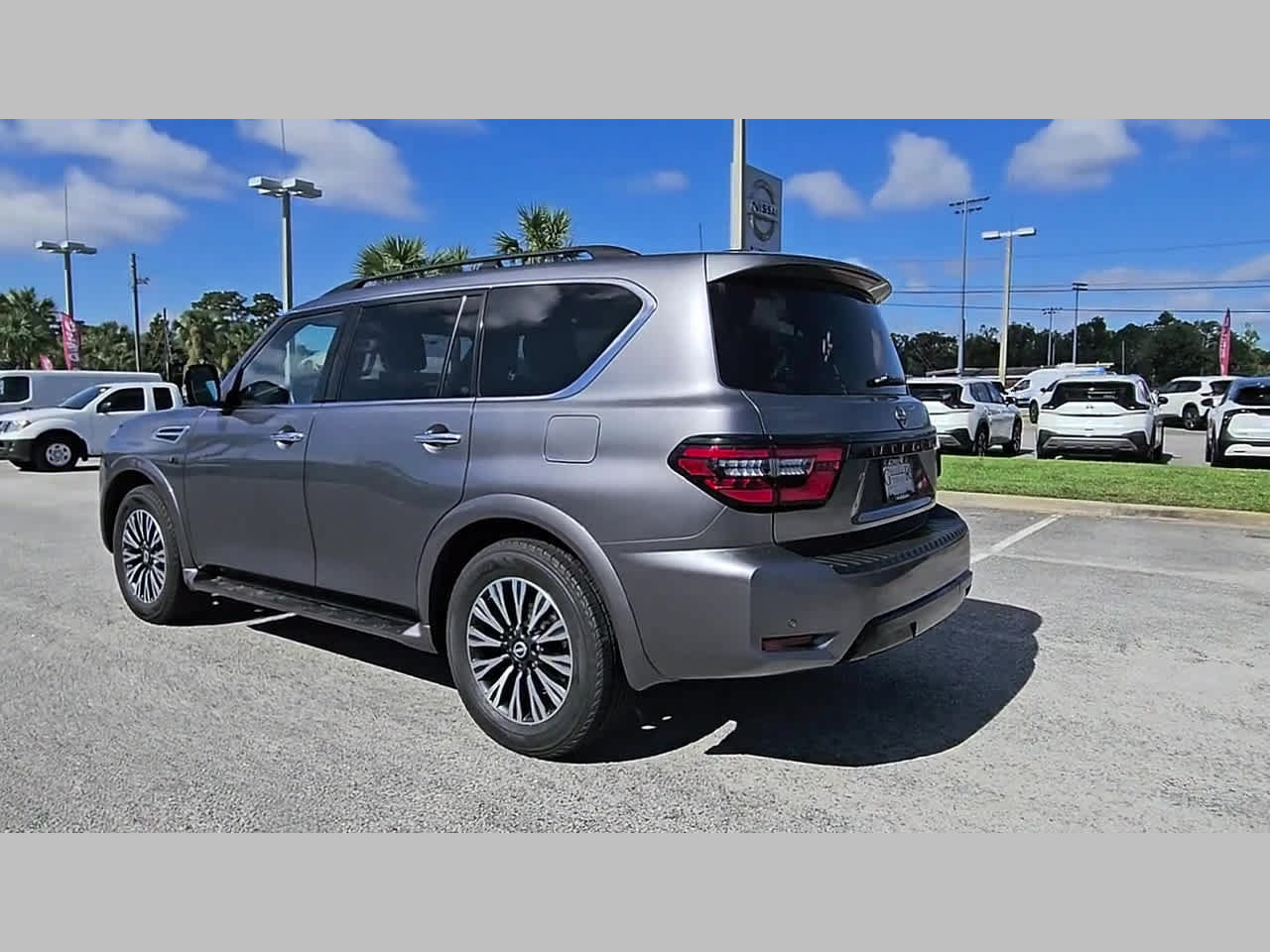 Used 2022 Nissan Armada SL w/ Midnight Edition Package RWD image 31