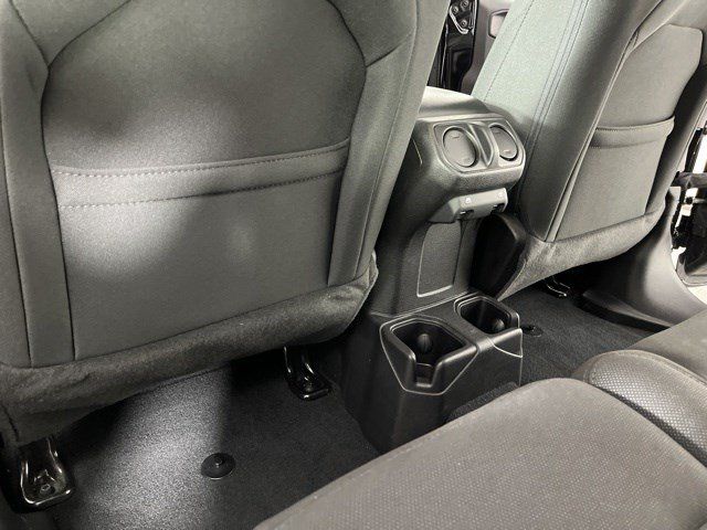 Used 2022 Jeep Wrangler Unlimited Sport AWD/4WD image 35