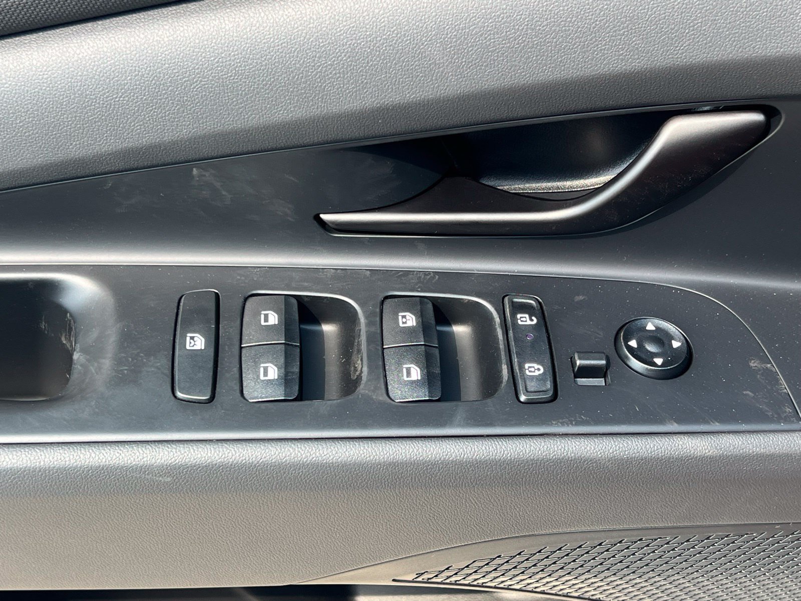 New 2025 Hyundai Elantra SEL w/ Cargo Package FWD image 23