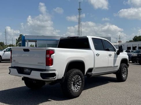 Used 2024 Chevrolet Silverado 2500 High Country w/ Technology Package AWD/4WD image 7