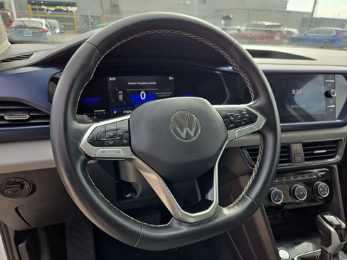 Used 2023 Volkswagen Taos SE w/ Panoramic Sunroof Package FWD image 18