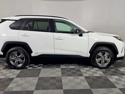 Used 2024 Toyota RAV4 LE image 9
