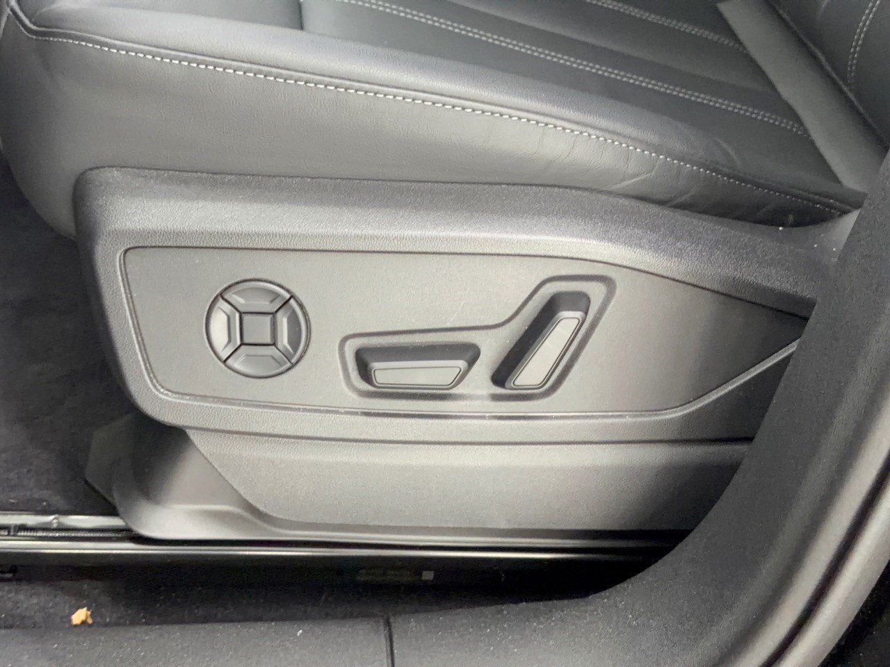 Certified 2026 Audi Q5 Premium Plus AWD/4WD image 16
