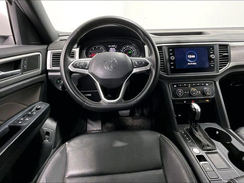 Used 2021 Volkswagen Atlas Cross Sport SE FWD image 6