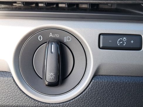 Used 2020 Volkswagen Passat 2.0T SE image 24