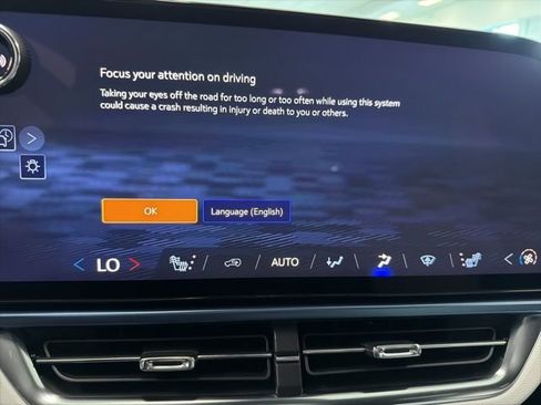 New 2026 Chevrolet Equinox EV LT image 20