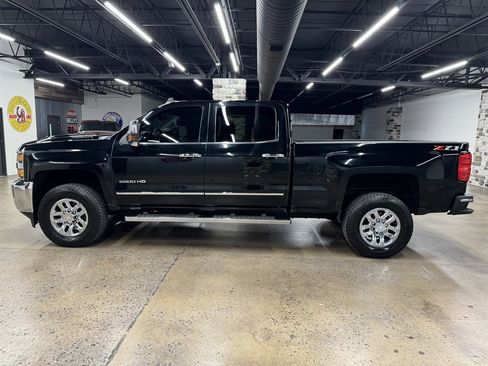 Used 2019 Chevrolet Silverado 2500 LTZ w/ Duramax Plus Package AWD/4WD image 4