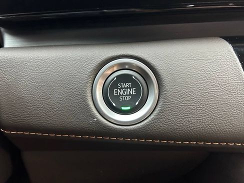 Used 2024 Cadillac Escalade Sport AWD/4WD image 31