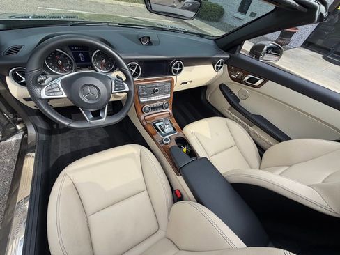Used 2018 Mercedes-Benz SLC 300 image 23