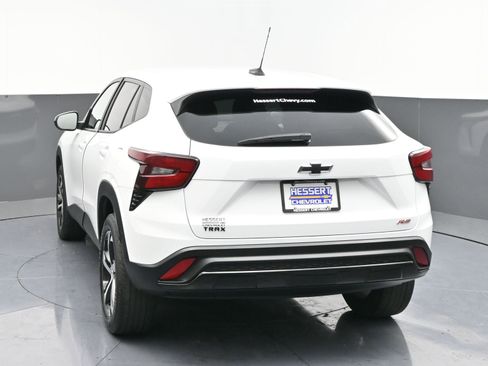 Certified 2024 Chevrolet Trax RS w/ Driver Confidence Package FWD image 6
