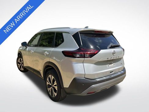 Used 2022 Nissan Rogue SV w/ SV Premium Package FWD image 5