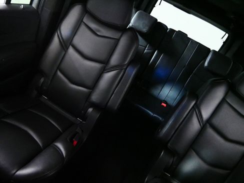 Used 2018 Cadillac Escalade ESV Platinum AWD/4WD image 12