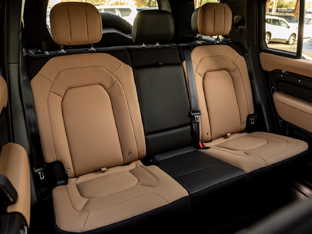 New 2026 Land Rover Defender 110 X AWD/4WD image 34