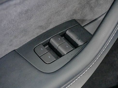 Used 2023 Tesla Model Y Long Range image 17