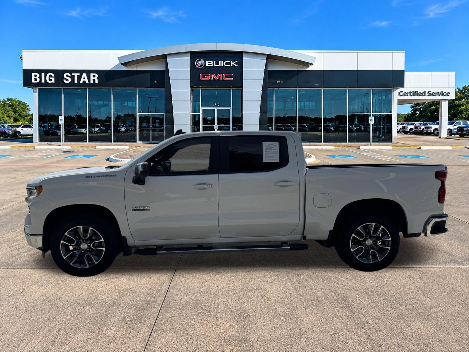 Used 2025 Chevrolet Silverado 1500 LT w/ Texas Edition Plus RWD image 3