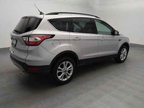 Used 2018 Ford Escape SE w/ SE Sync 3 Package FWD image 10