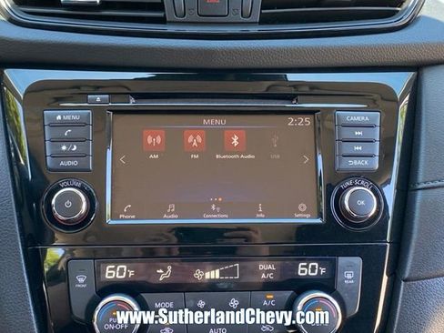 Used 2020 Nissan Rogue SV FWD image 24
