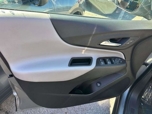 Used 2023 Chevrolet Equinox LT w/ Driver Convenience Package image 16