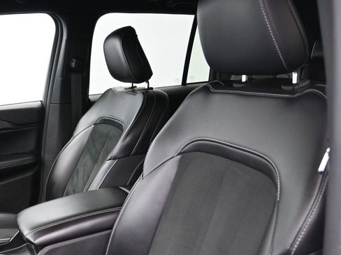 Certified 2024 Jeep Grand Cherokee Altitude image 13