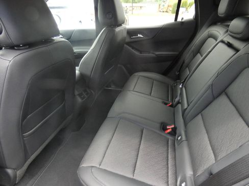 New 2026 Chevrolet Equinox LT w/ Convenience Package II AWD/4WD image 13
