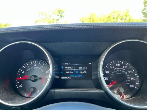Used 2019 Ford Mustang Convertible RWD image 13