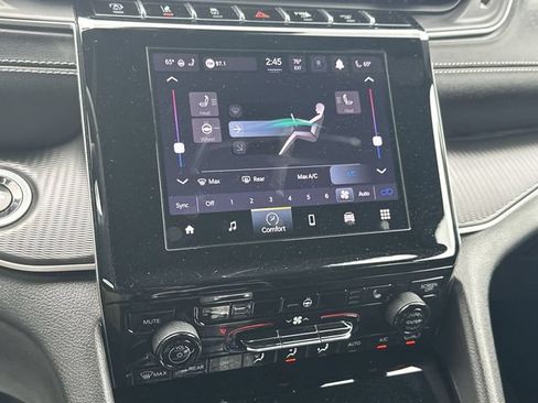 Used 2024 Jeep Grand Cherokee Altitude AWD/4WD image 18