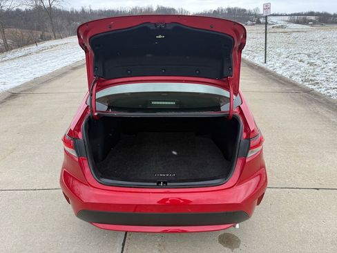 Used 2021 Toyota Corolla LE w/ Carpet Mat Package (TMS) image 6