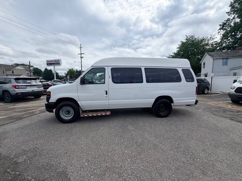 Used 2014 Ford E-250 and Econoline 250 Extended w/ Power Group RWD image 72