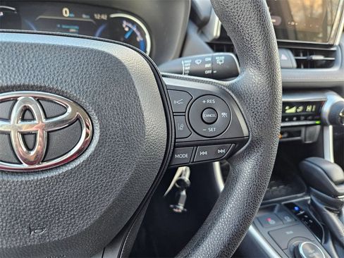 Used 2023 Toyota RAV4 LE image 12