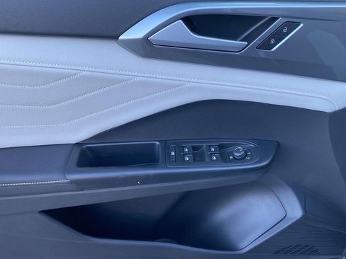 New 2026 Volkswagen Taos SEL AWD/4WD image 16