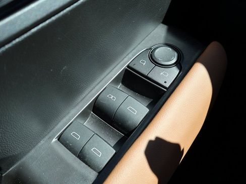 Used 2024 GMC Canyon AT4 image 16