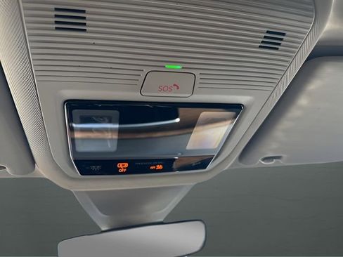 Used 2024 Volkswagen Atlas SE image 21