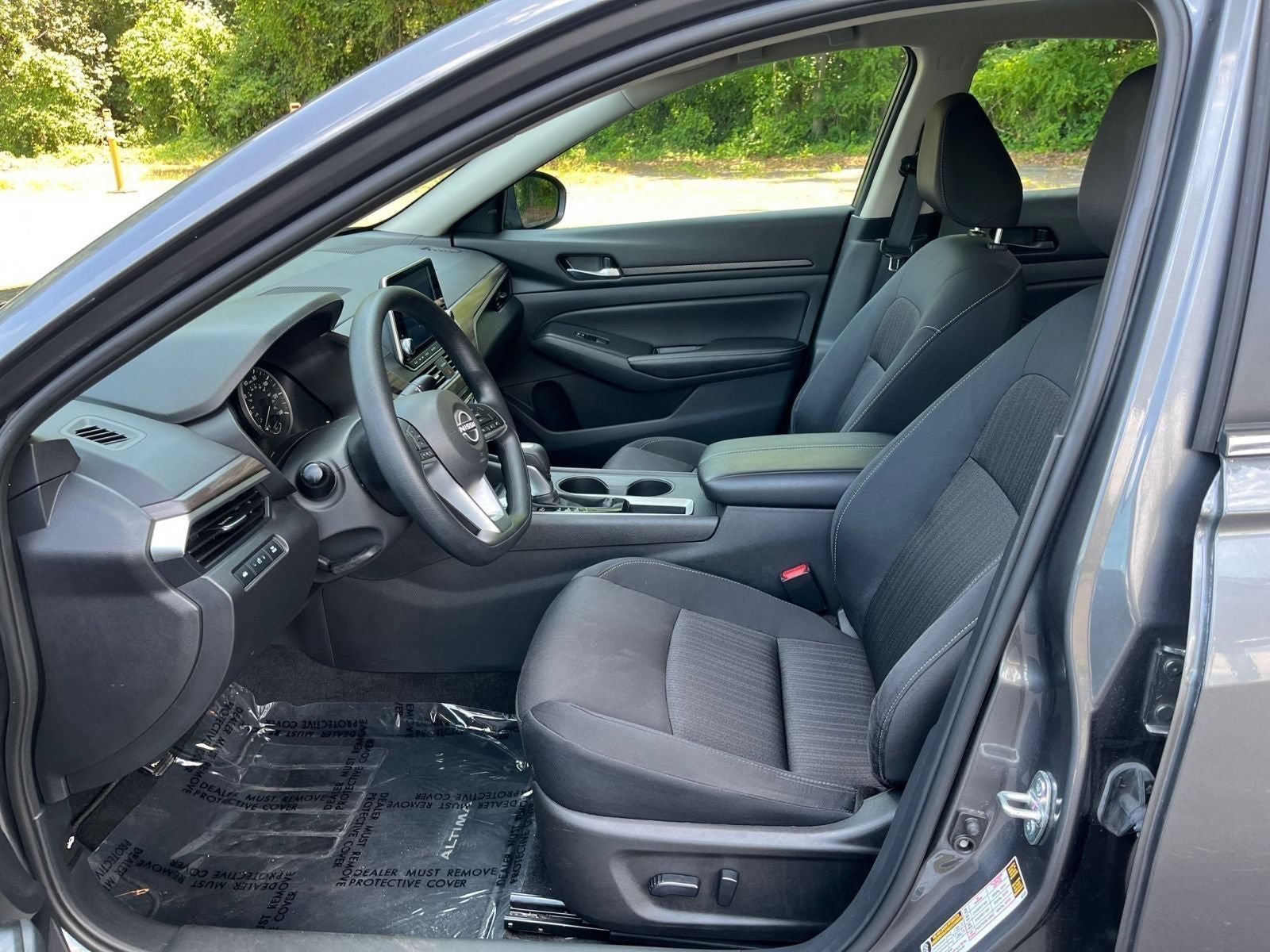 Used 2025 Nissan Altima 2.5 SV FWD image 26