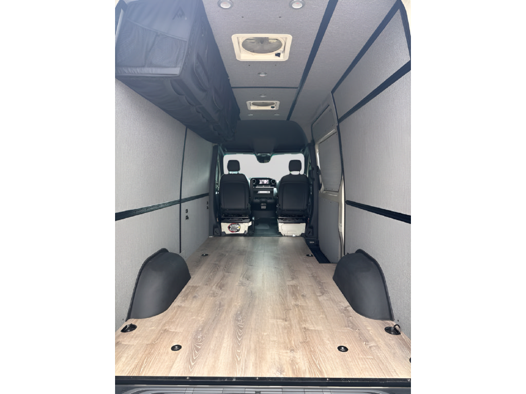 Used 2020 Mercedes-Benz Sprinter 2500 image 45