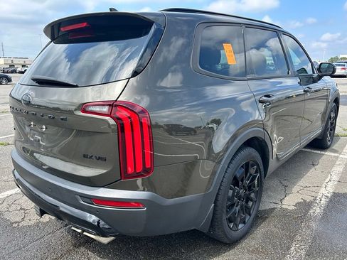 Used 2021 Kia Telluride EX w/ EX Premium Package AWD/4WD image 3