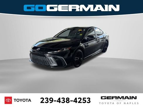 Used 2026 Toyota Camry SE w/ Convenience Package image 1