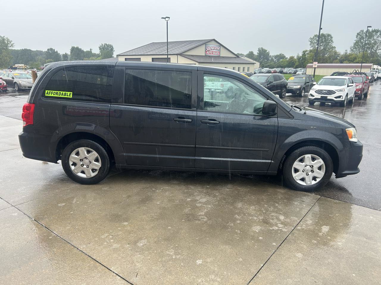 Used 2013 Dodge Grand Caravan SE FWD image 4