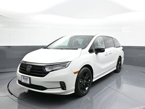 Certified 2023 Honda Odyssey Sport image 1