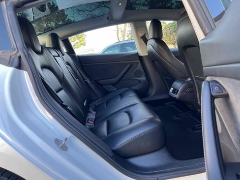 Used 2021 Tesla Model 3 Standard Range Plus image 26