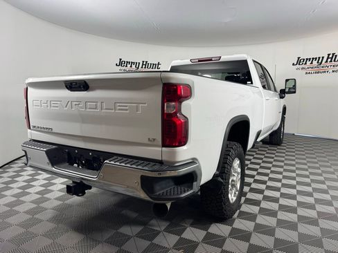 Used 2023 Chevrolet Silverado 3500 LT w/ Convenience Package image 9