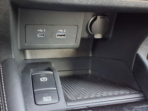 Used 2023 Nissan Kicks SR w/ SR Premium Package image 21