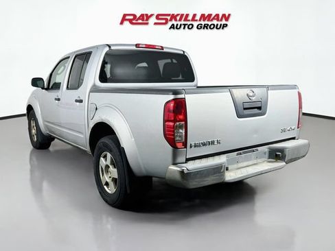 Used 2008 Nissan Frontier SE w/ SE Value Truck Pkg AWD/4WD image 5