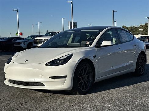 Used 2022 Tesla Model 3 Standard Range image 32