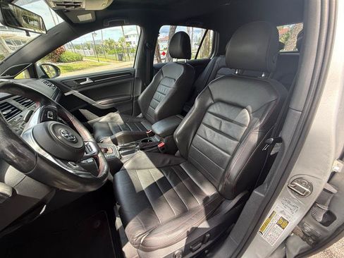 Used 2016 Volkswagen GTI SE FWD image 10