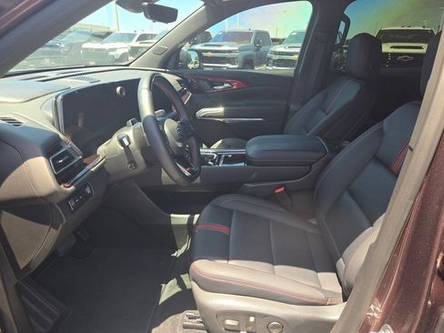 Certified 2026 Chevrolet Traverse RS FWD image 6
