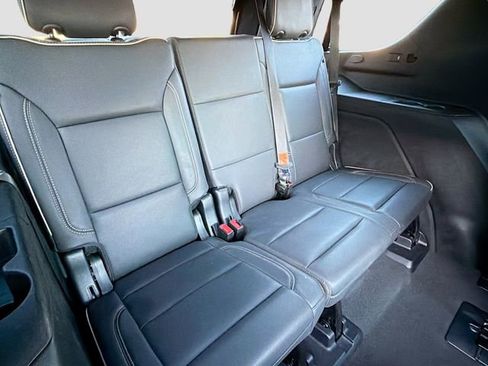 Used 2023 GMC Yukon SLT AWD/4WD image 20