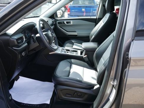 Used 2023 Ford Explorer XLT w/ Equipment Group 202A AWD/4WD image 2