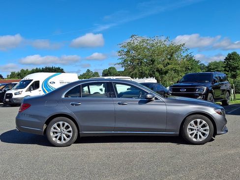 Used 2019 Mercedes-Benz E 300 4MATIC image 7