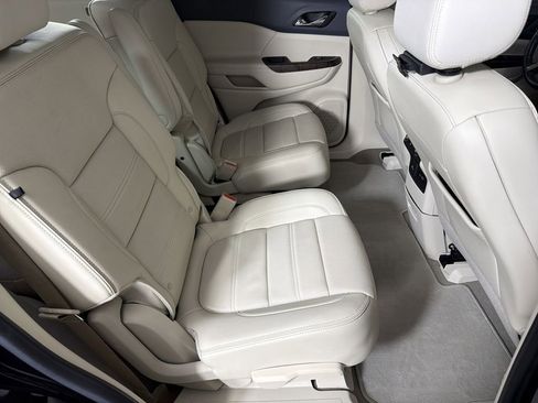 Certified 2023 GMC Acadia Denali w/ Black Diamond Edition image 13