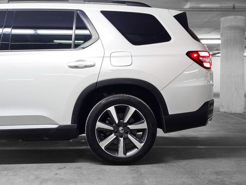 Certified 2023 Honda Pilot Elite image 17